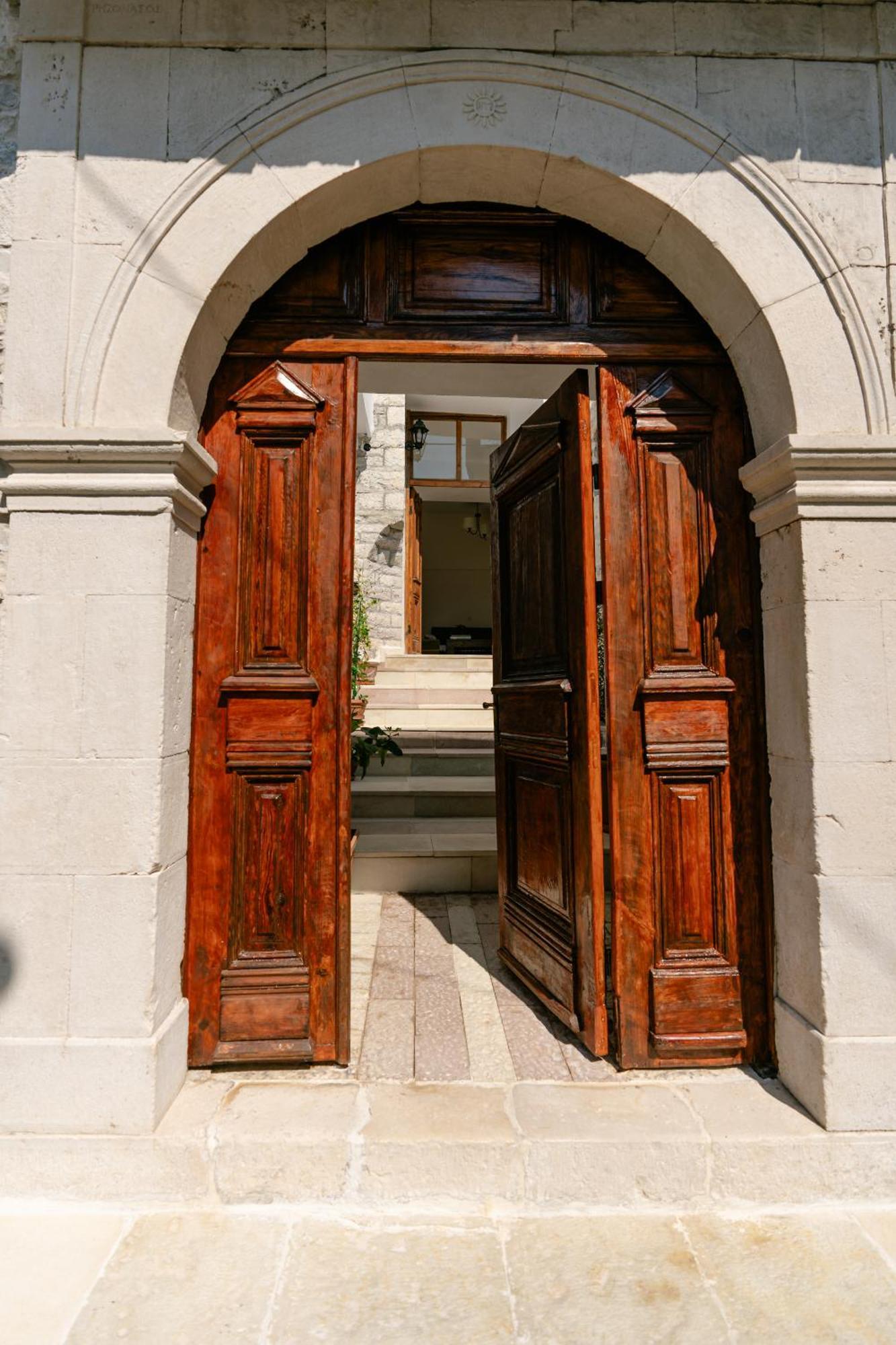 Petrichor Hotel Gjirokaster Exterior photo