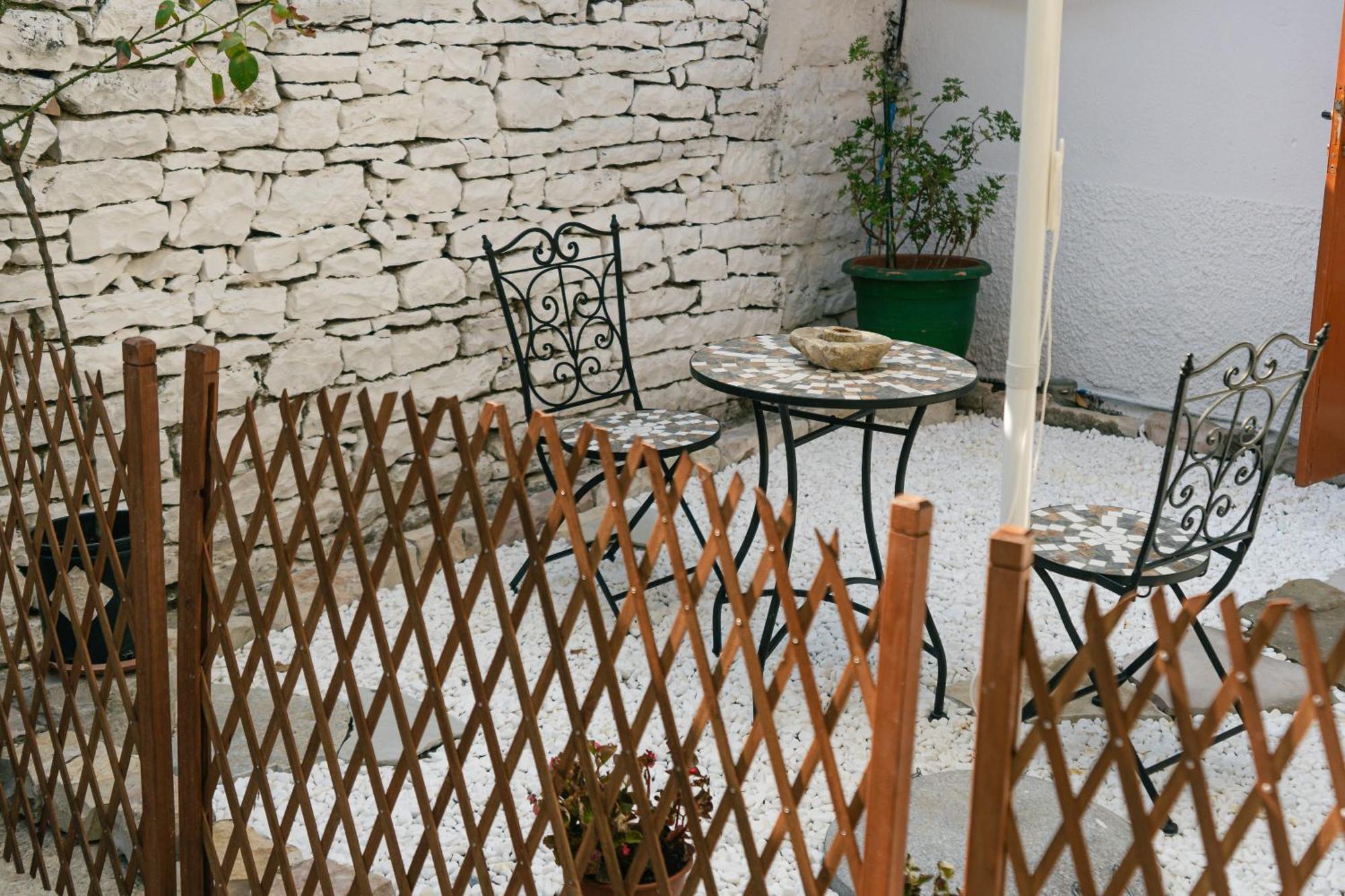 Petrichor Hotel Gjirokaster Exterior photo