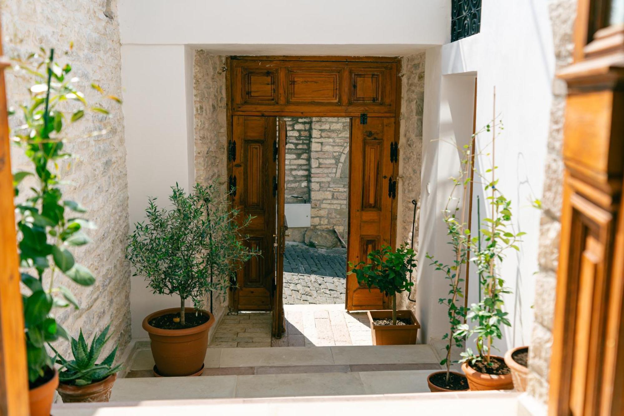 Petrichor Hotel Gjirokaster Exterior photo