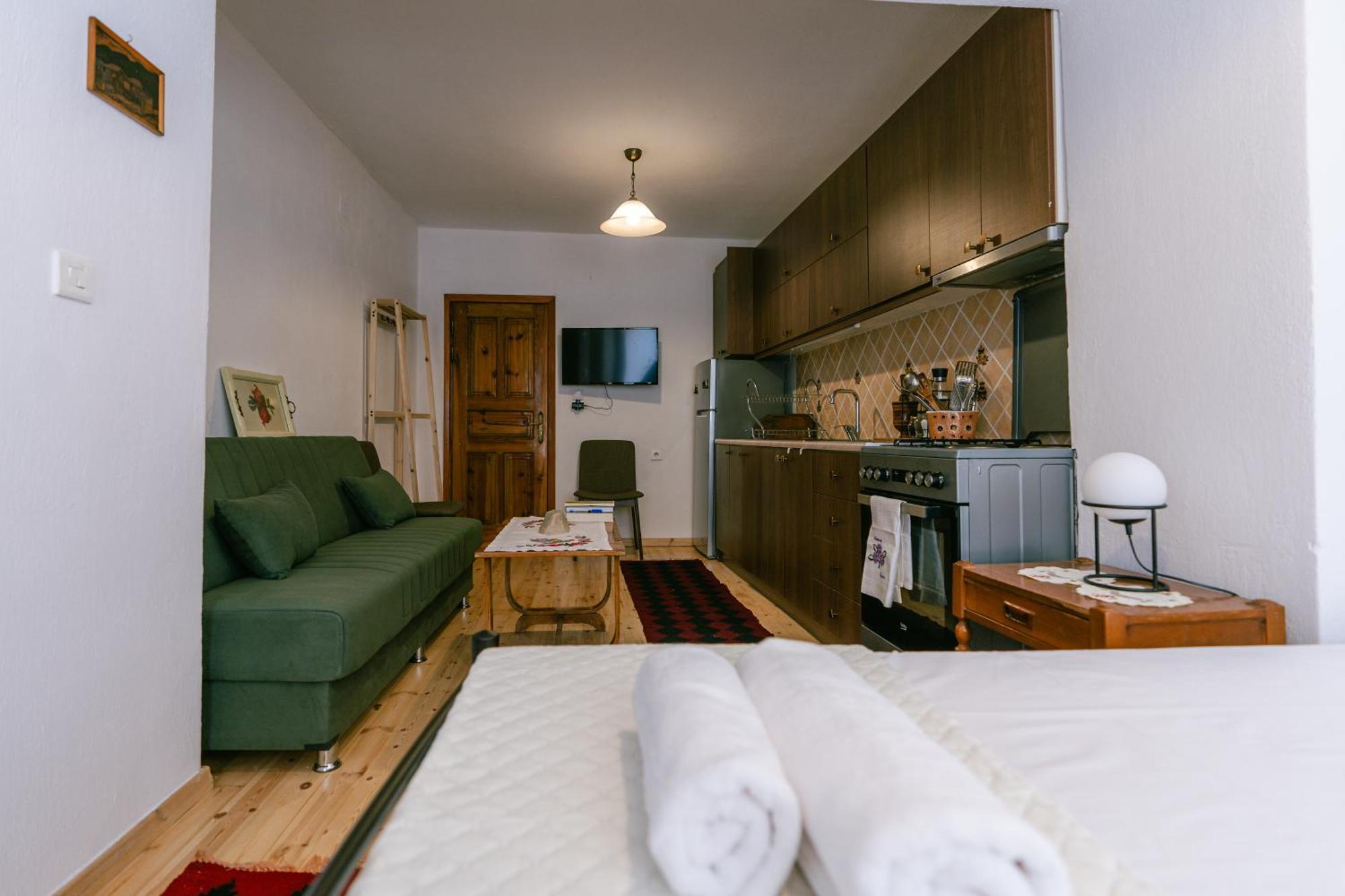 Petrichor Hotel Gjirokaster Exterior photo