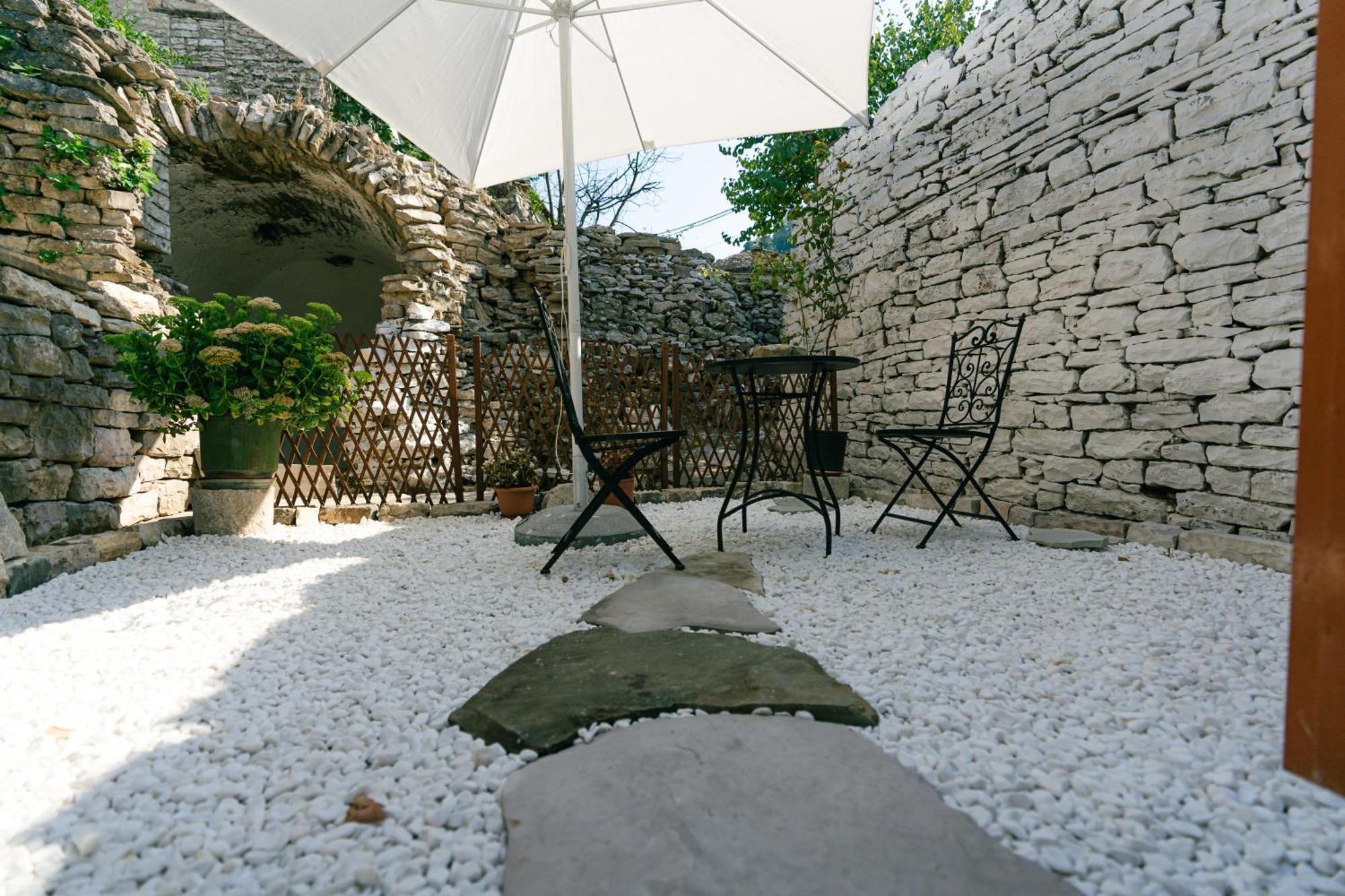 Petrichor Hotel Gjirokaster Room photo