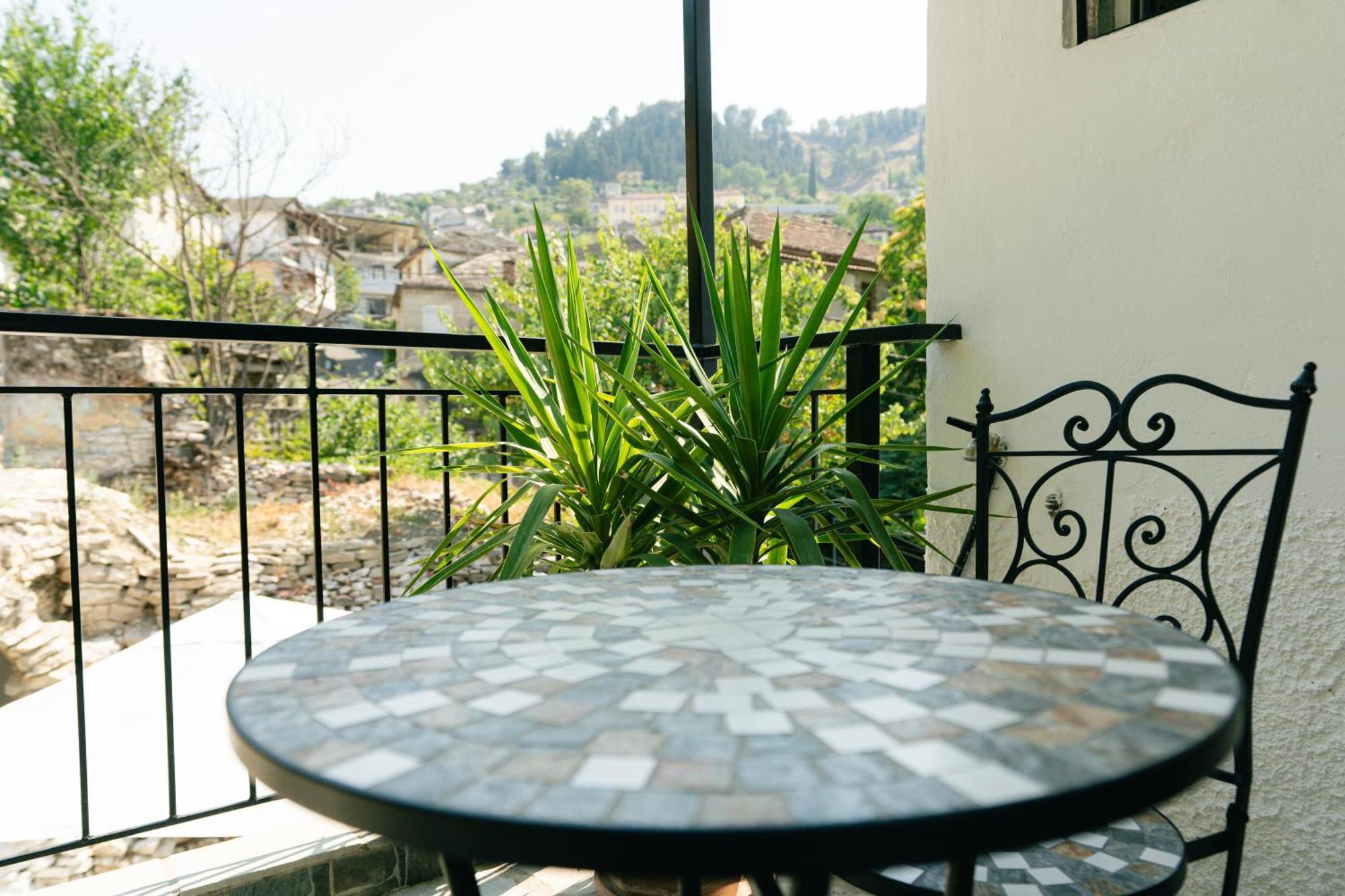 Petrichor Hotel Gjirokaster Exterior photo