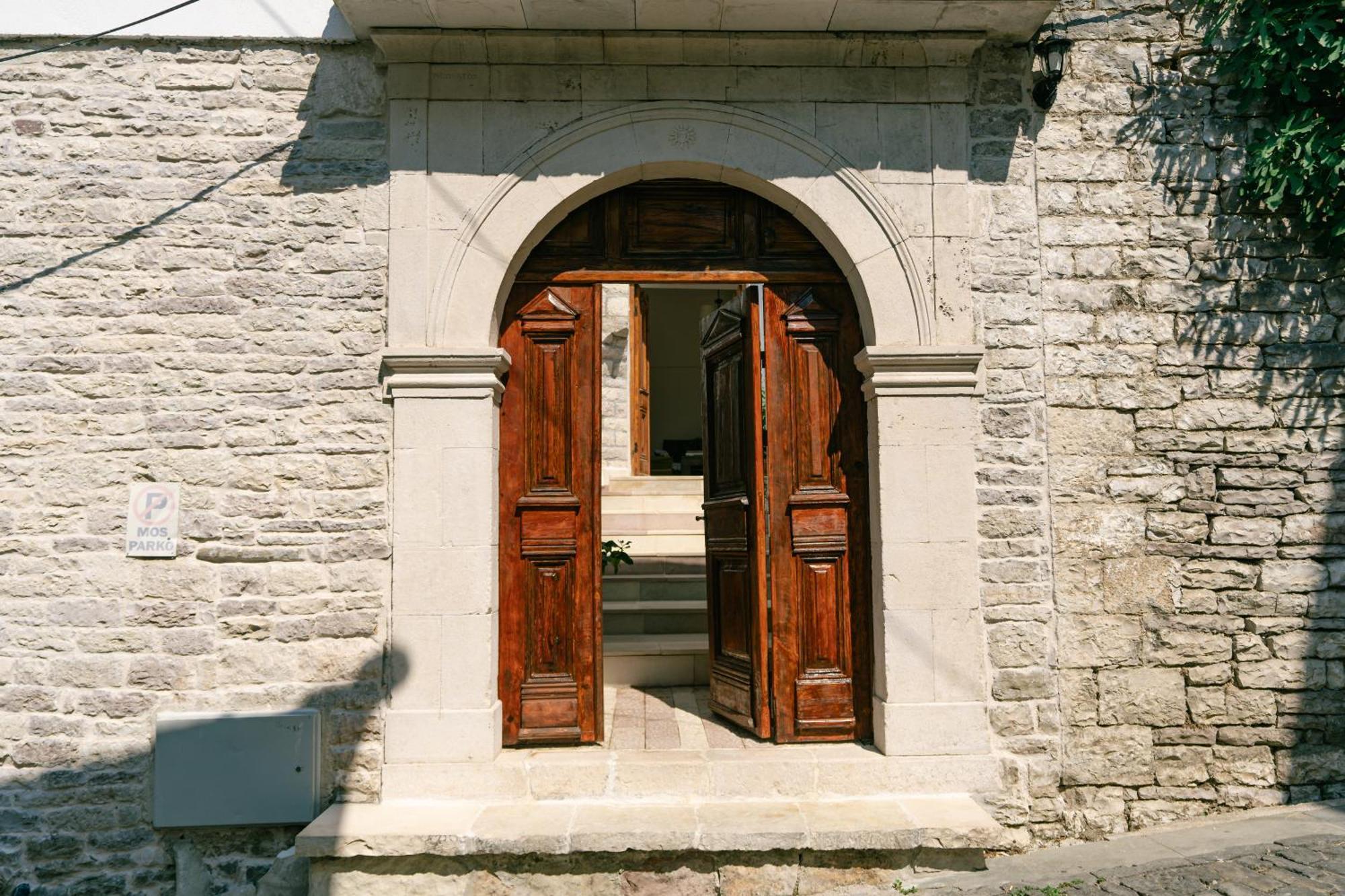 Petrichor Hotel Gjirokaster Exterior photo