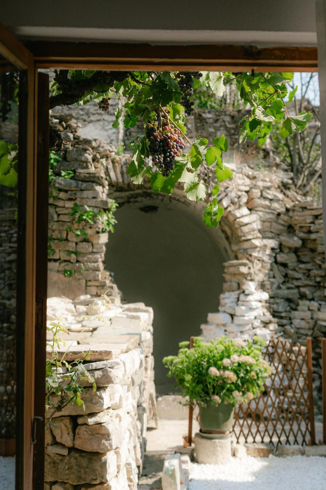 Petrichor Hotel Gjirokaster Exterior photo
