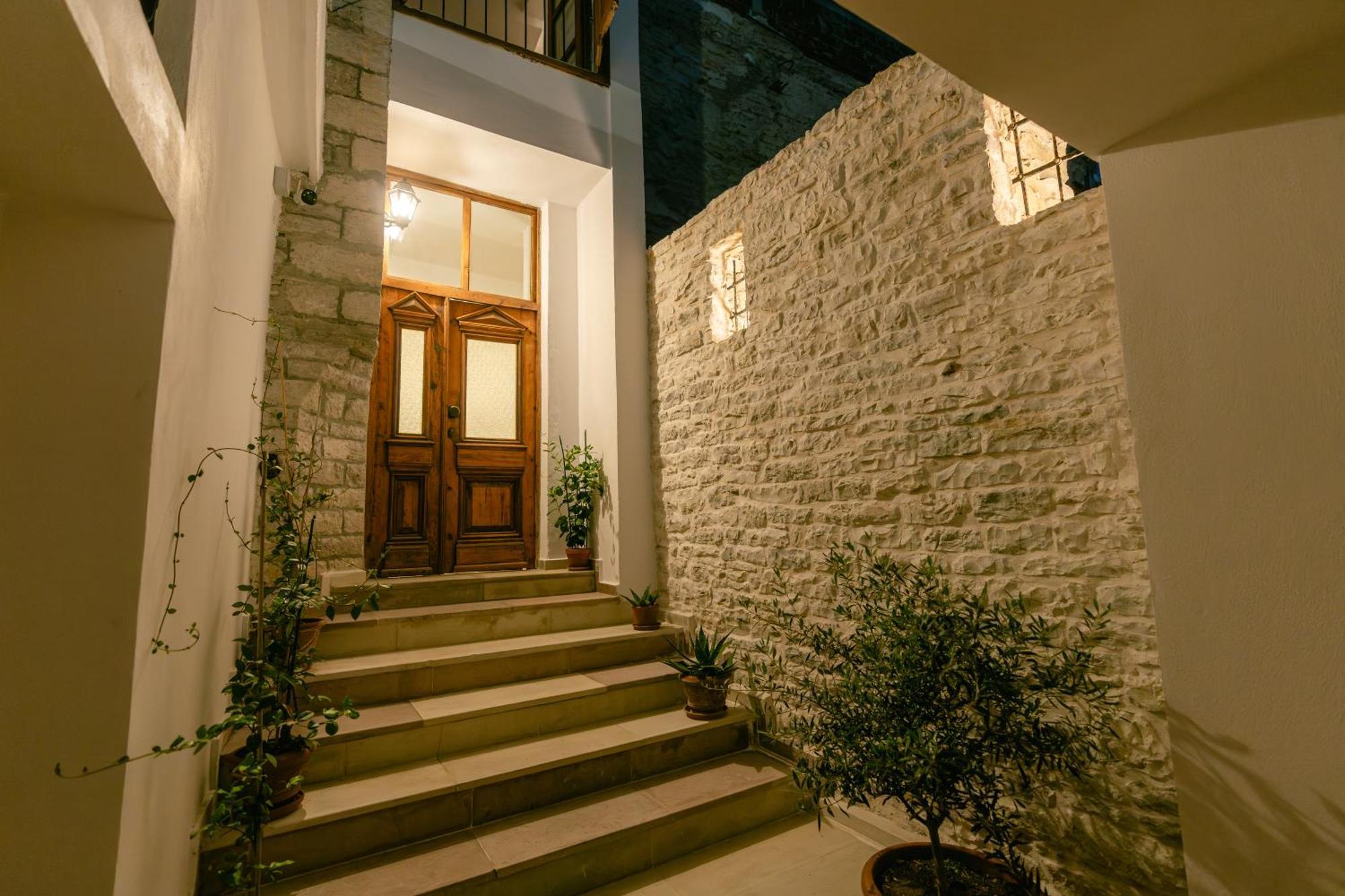 Petrichor Hotel Gjirokaster Exterior photo